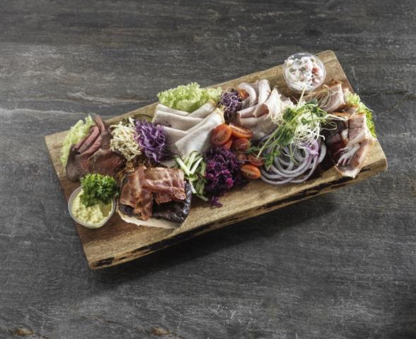 Oste- og pølsebord
